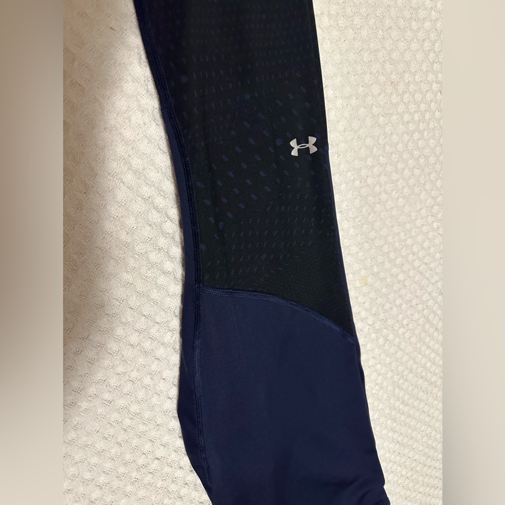 Women’s size small Under Armour Leggings
